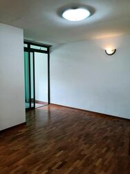 Holland Road (D10), Condominium #559743321